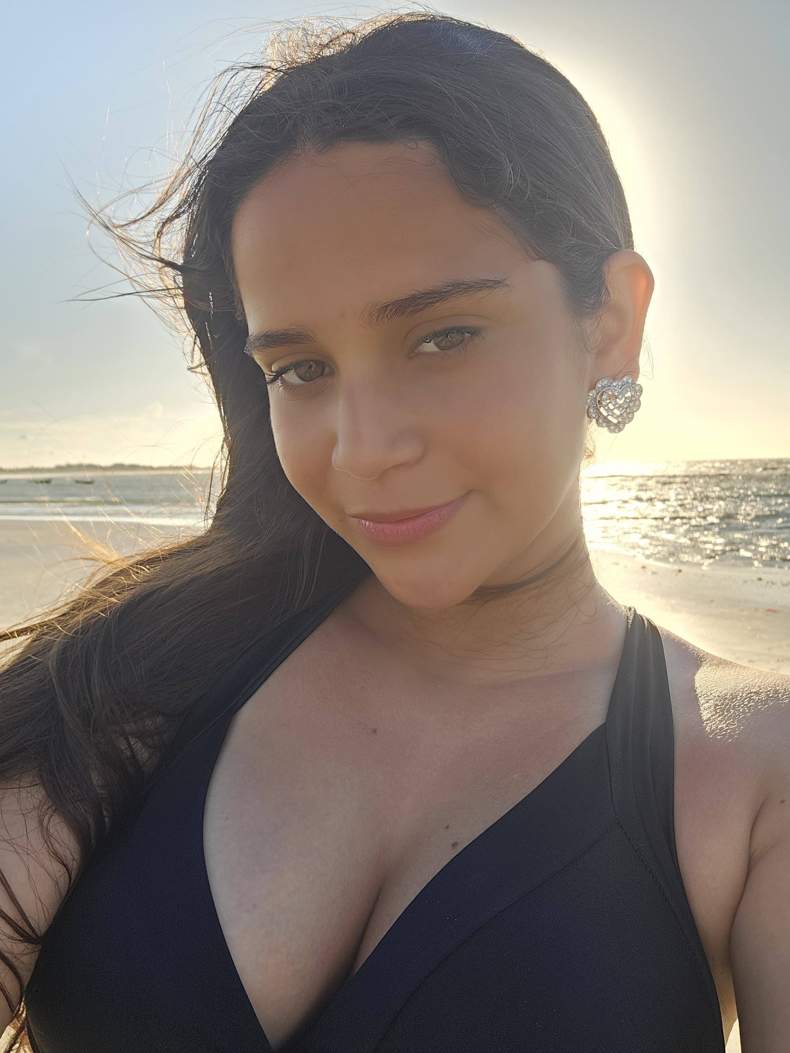 pôr do sol dourado, brilho nos olhos